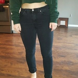black skinny jeans